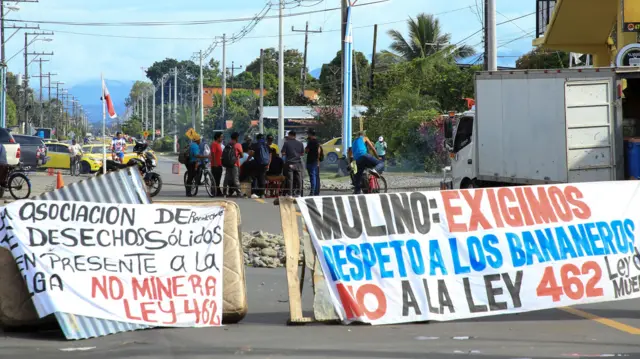 Estado de emergencia en Bocas del Toro: Despidos en Chiquita Brands desencadenan crisis económica.