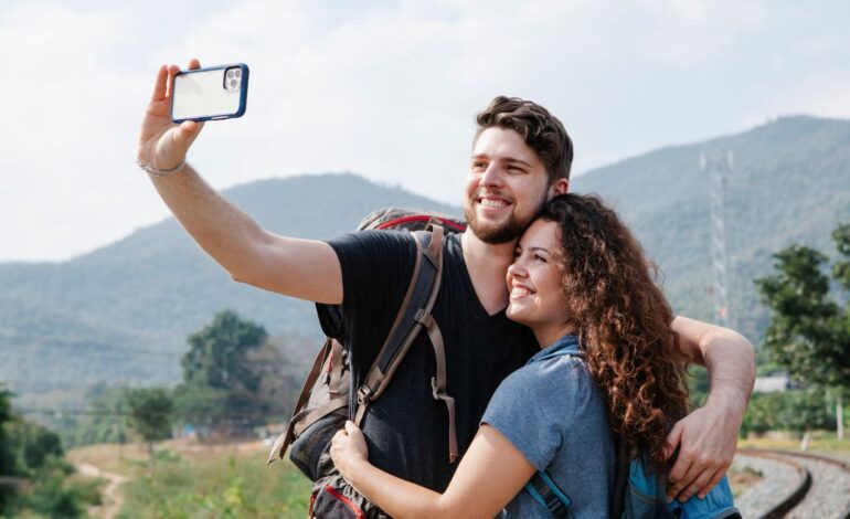 «El desafío de amar en movimiento: las historias de las parejas nómadas digitales»
