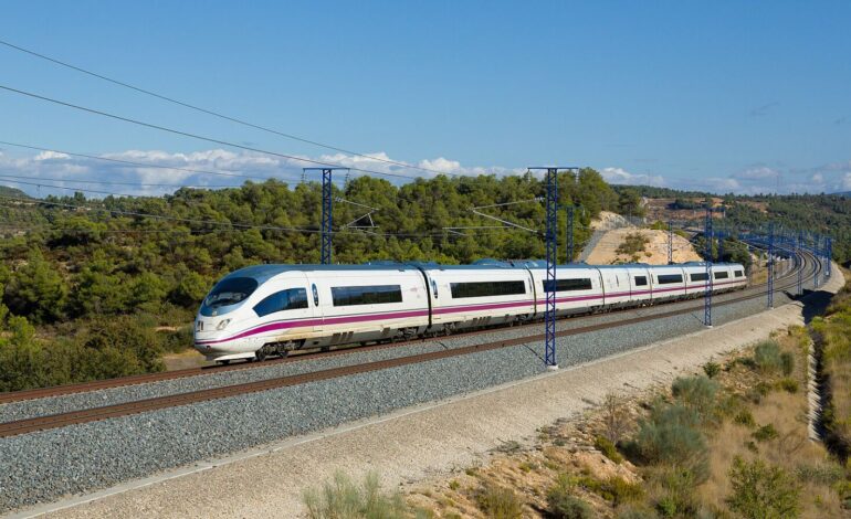 Nuevas opciones de reserva de asientos en trenes de alta velocidad en España para titulares de pases Interrail y Eurail.