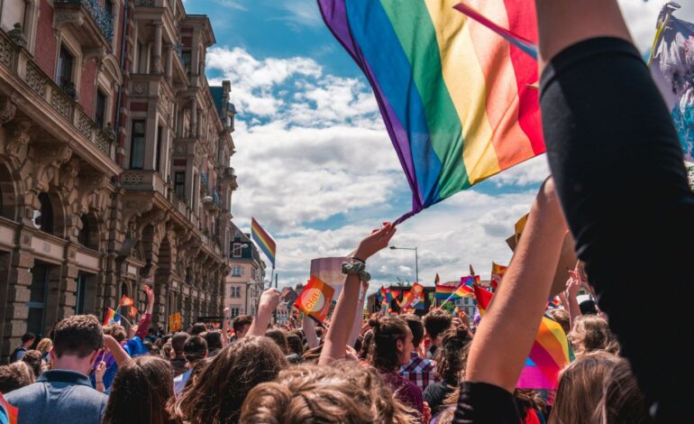 Impacto de las políticas de Trump en los viajes LGBTQ+ a Estados Unidos