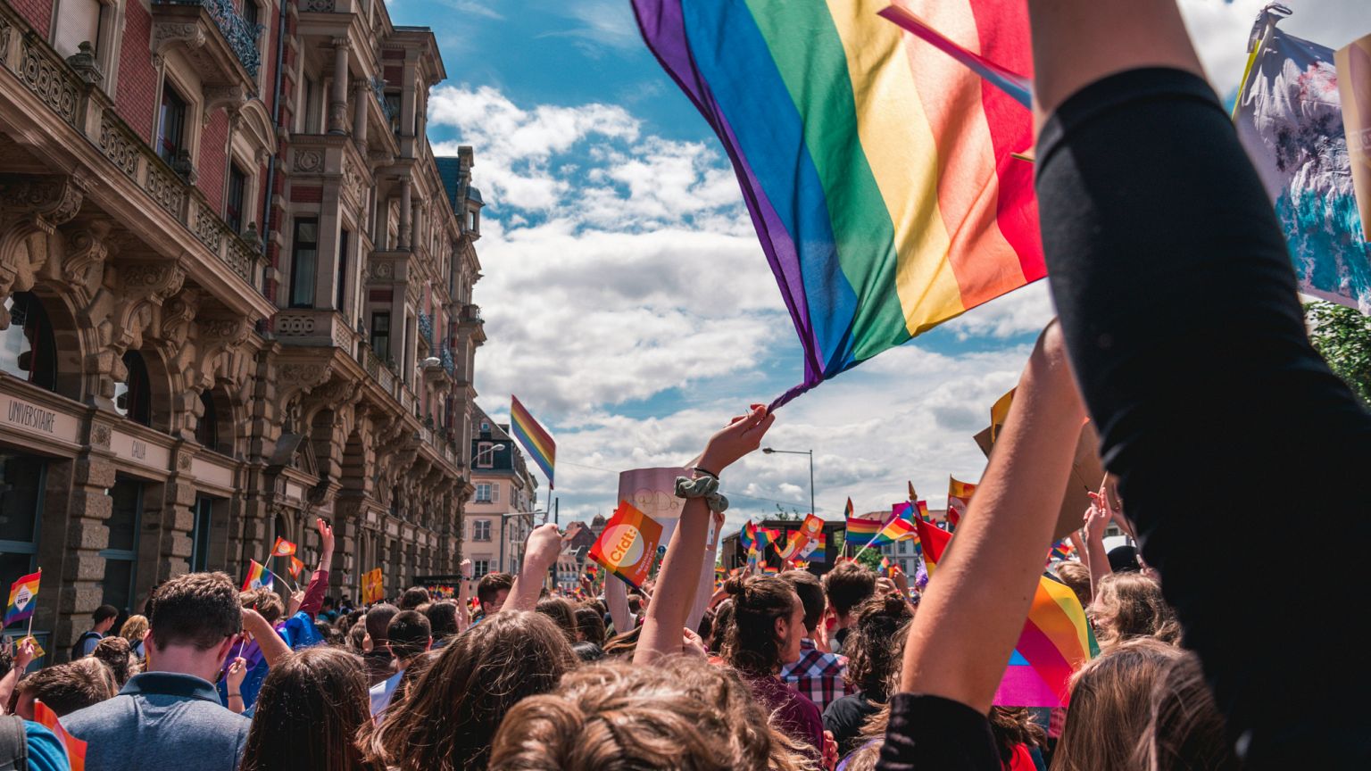 Impacto de las políticas de Trump en los viajes LGBTQ+ a Estados Unidos