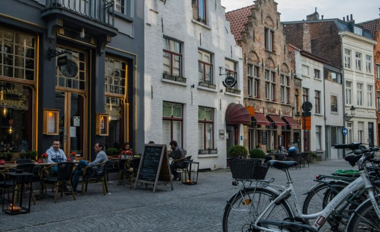 El robo de adoquines en Brujas: un problema creciente que pone en peligro su patrimonio histórico