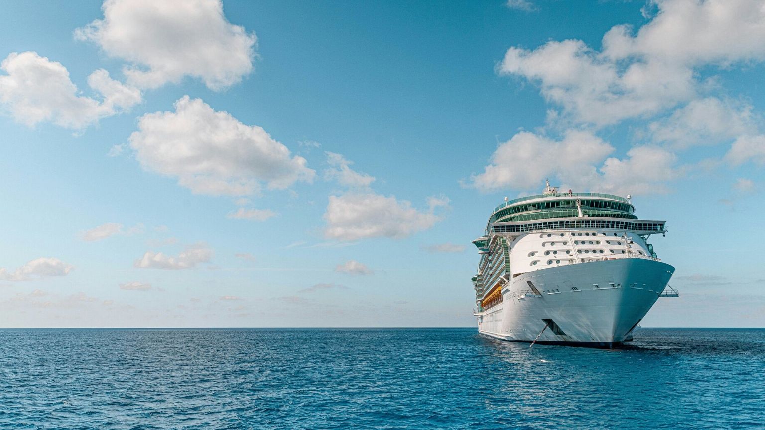 El lujo flotante: residencias permanentes en cruceros de ultra lujo
