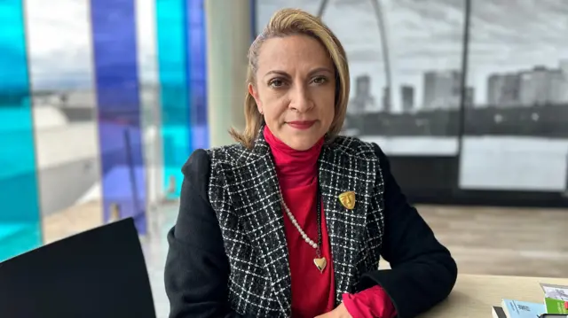 Jineth Bedoya renuncia a la búsqueda de justicia en Colombia: un llamado a la reflexión sobre la impunidad.