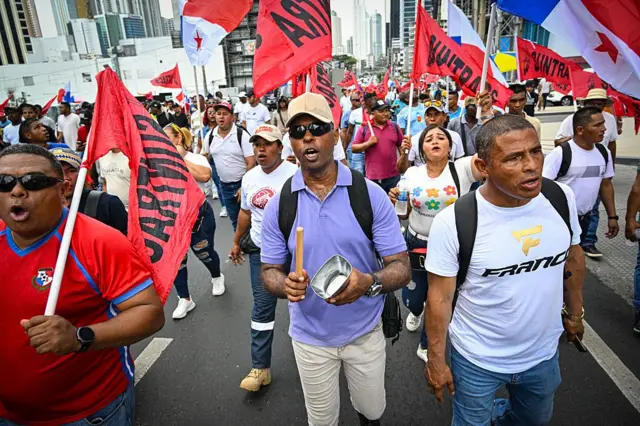 Conflicto laboral en Panamá: Despidos masivos en plantaciones de banana generan tensión nacional.