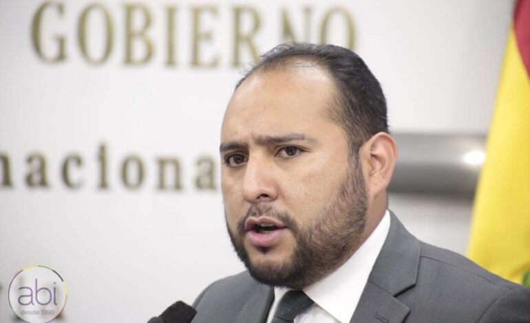 Violencia política en Bolivia: Policía y Fuerzas Armadas unen esfuerzos para proteger la democracia.