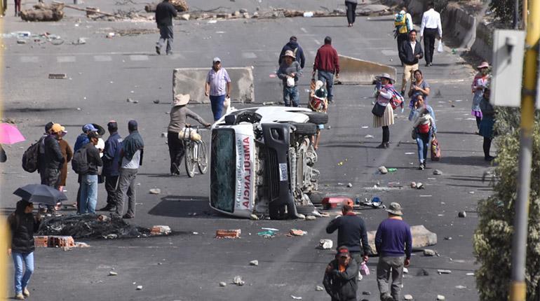 Bloqueos de seguidores de Evo Morales impactan negativamente en la economía boliviana