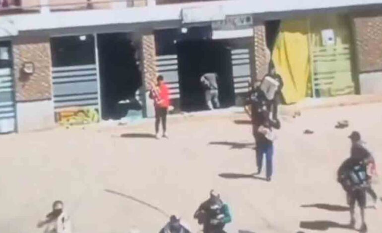 Disturbios violentos en Llallagua: saqueos y agresiones en la localidad de Potosí.