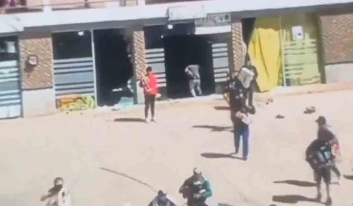 Disturbios violentos en Llallagua: saqueos y agresiones en la localidad de Potosí.