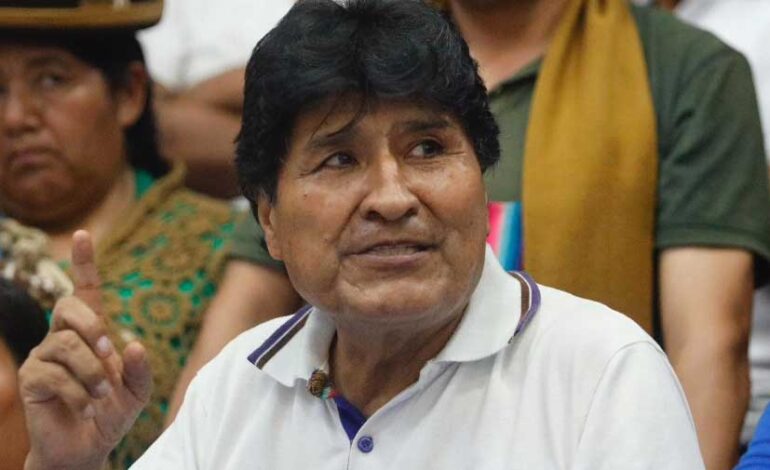 Evo Morales advierte a las Fuerzas Armadas de Bolivia en medio de tensiones por su candidatura presidencial.