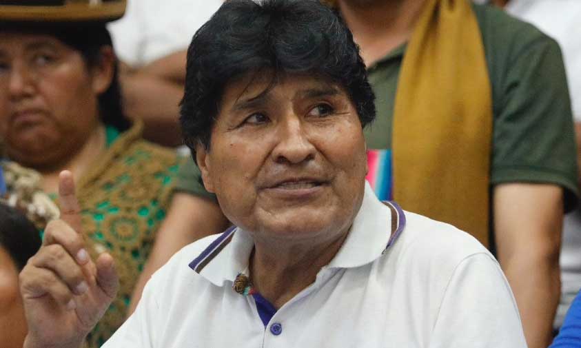 Evo Morales advierte a las Fuerzas Armadas de Bolivia en medio de tensiones por su candidatura presidencial.