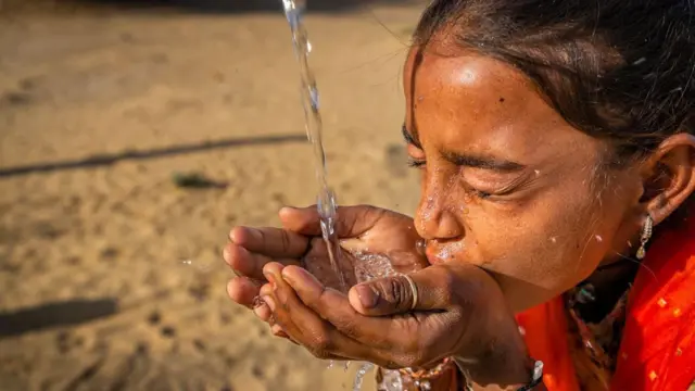 La importancia del equilibrio en el consumo de agua para la salud humana