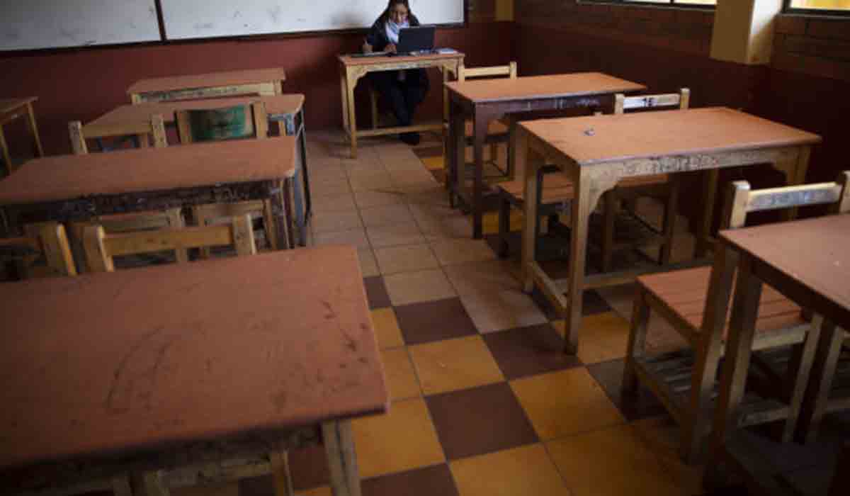 Impacto de la crisis económica en la educación de La Paz: miles de estudiantes abandonan las aulas.