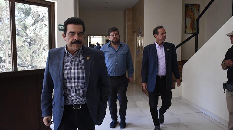 «Tres candidatos presidenciales se unen para abordar la crisis en Bolivia»