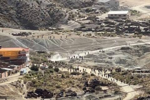 Violencia en Llallagua: tensiones políticas en Bolivia aumentan preocupación.