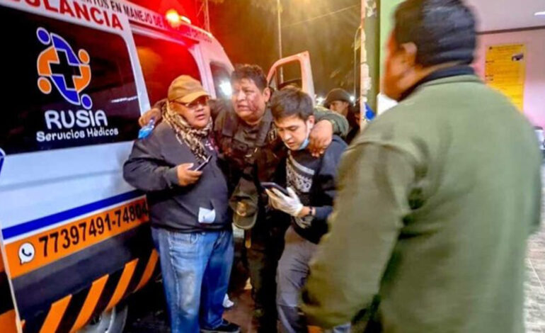 Gobierno de Bolivia denunciará ataques a ambulancias y personal médico en Cochabamba